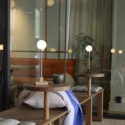 Northern LED-Akku-Tischleuchte Snowball, graubeige, 2.700 K