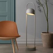 PLEASE WAIT to be SEATED Stehleuchte QUAY, steingrau