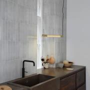 GEJST Hängelampe Radent messingfarben, Länge 70 cm, G13 LED