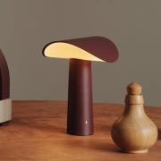 GEJST LED-Akku-Tischleuchte Lium, burgunder, 2.700 K, USB