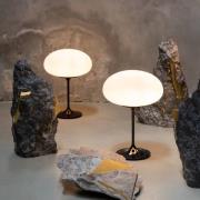 GUBI Tischlampe Stemlite, schwarz-chrom, Höhe 42 cm, dimmbar